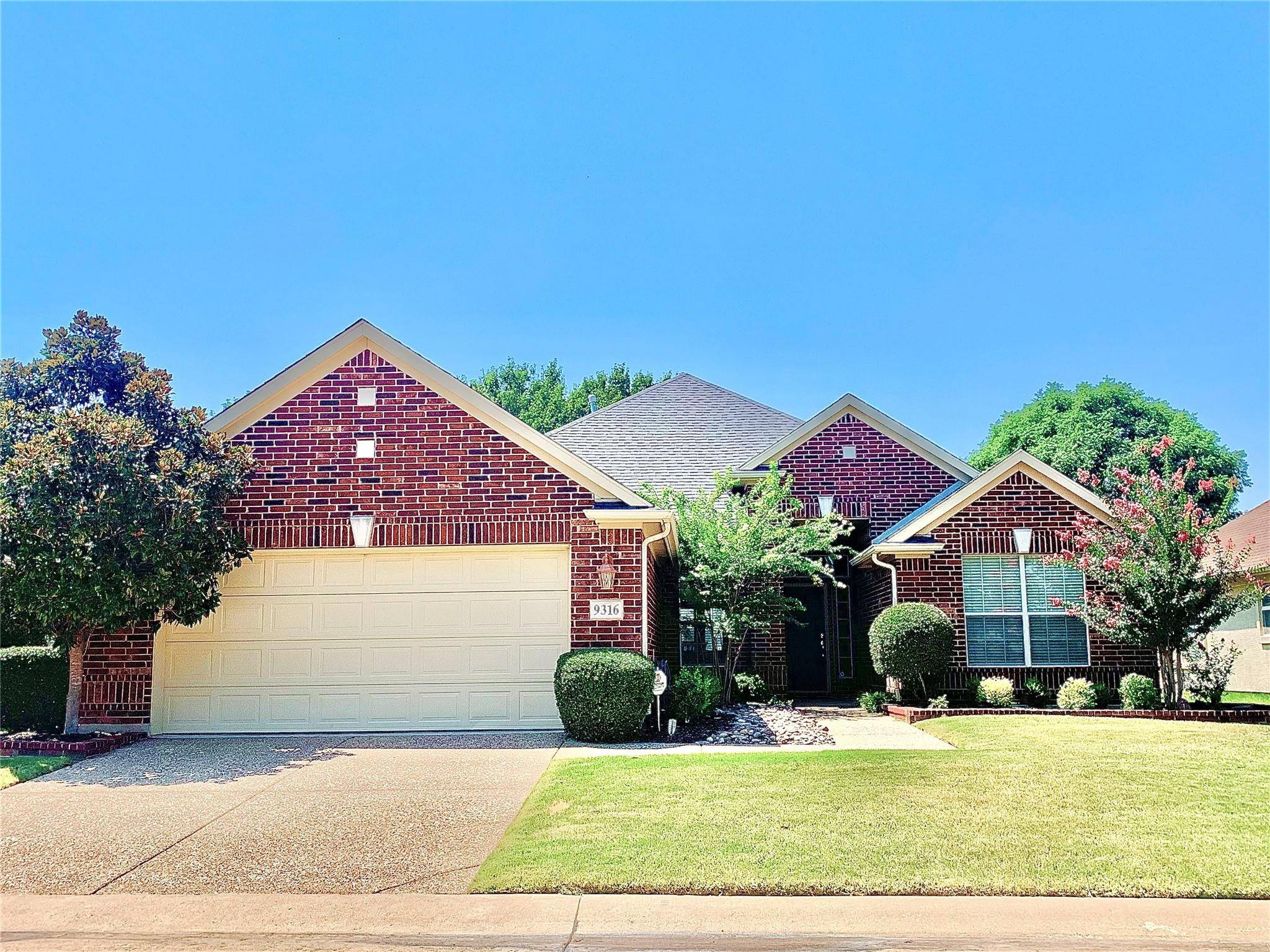 Denton, TX 76207,9316 Orangewood Trail