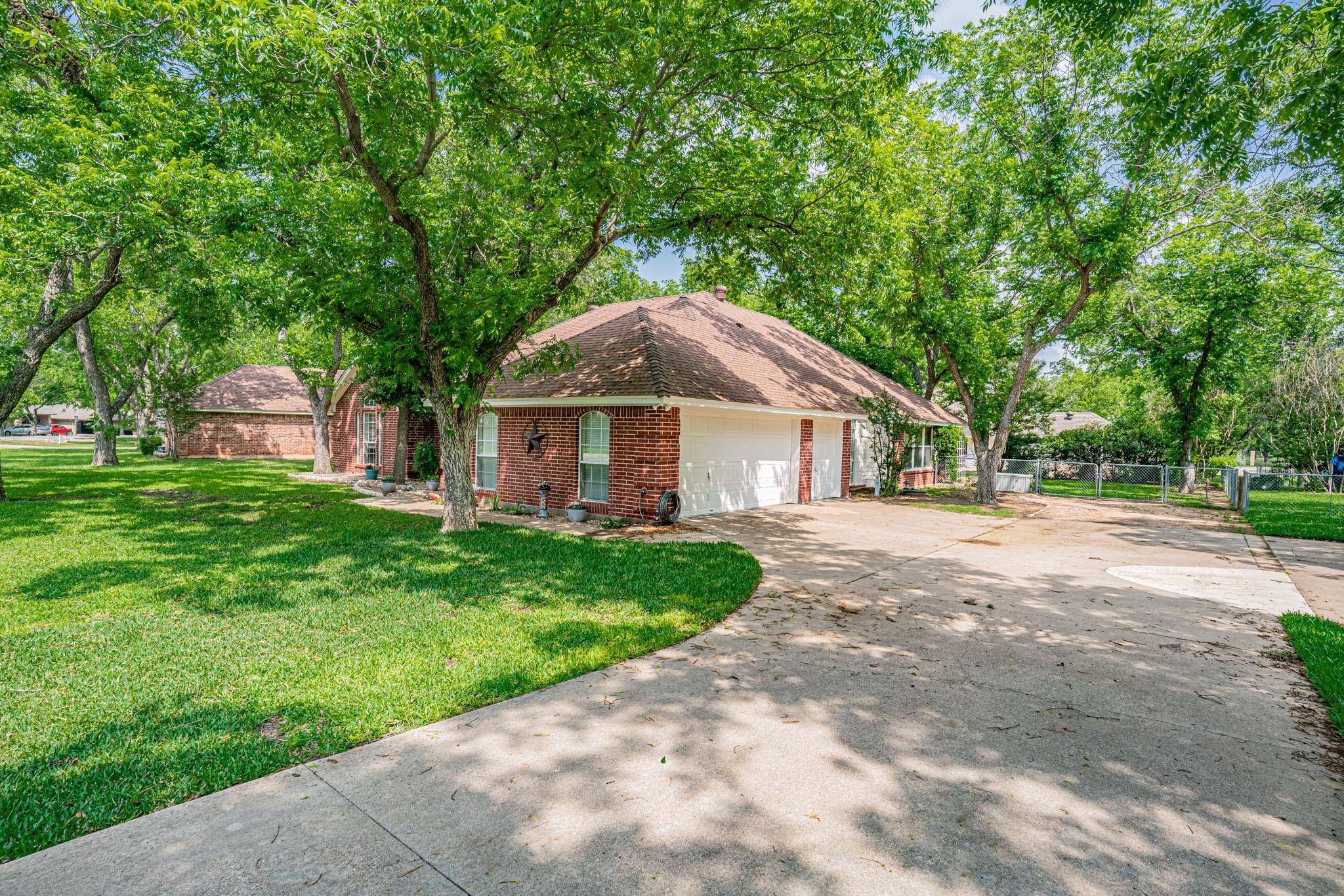 Granbury, TX 76049,9307 S Longwood Drive