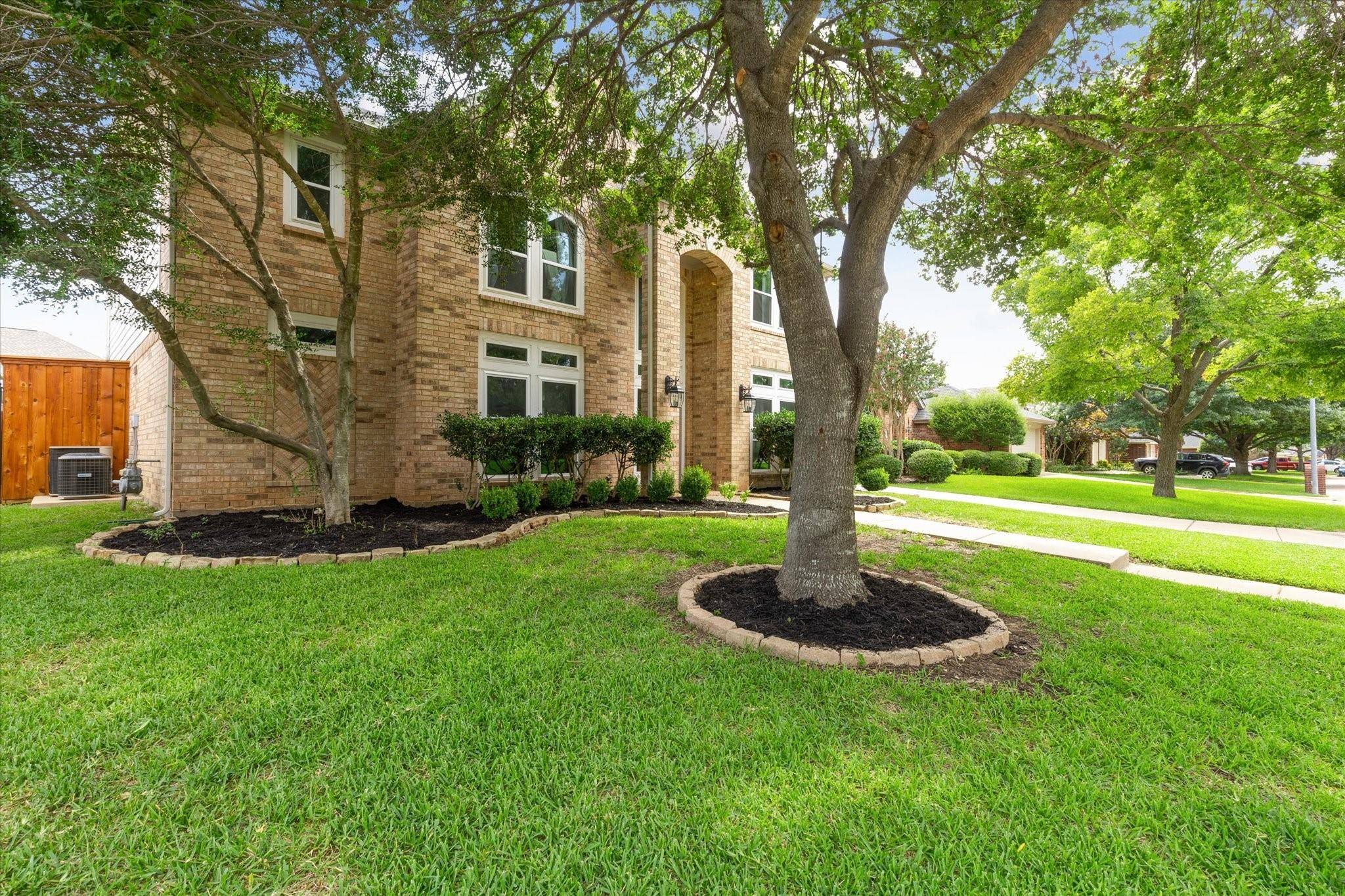 Fort Worth, TX 76132,6905 Spring Valley Way