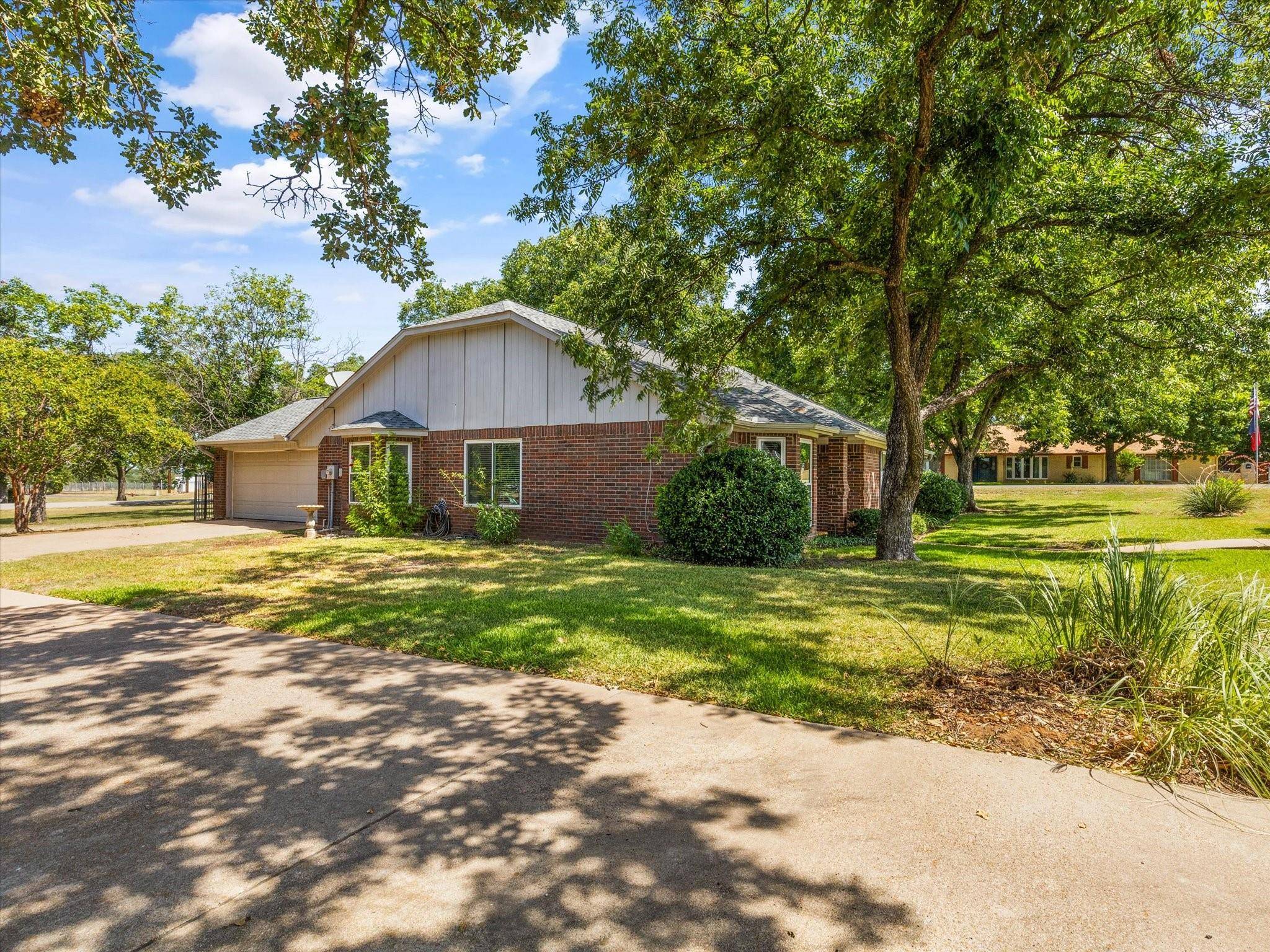 Granbury, TX 76049,8900 Madewood Court