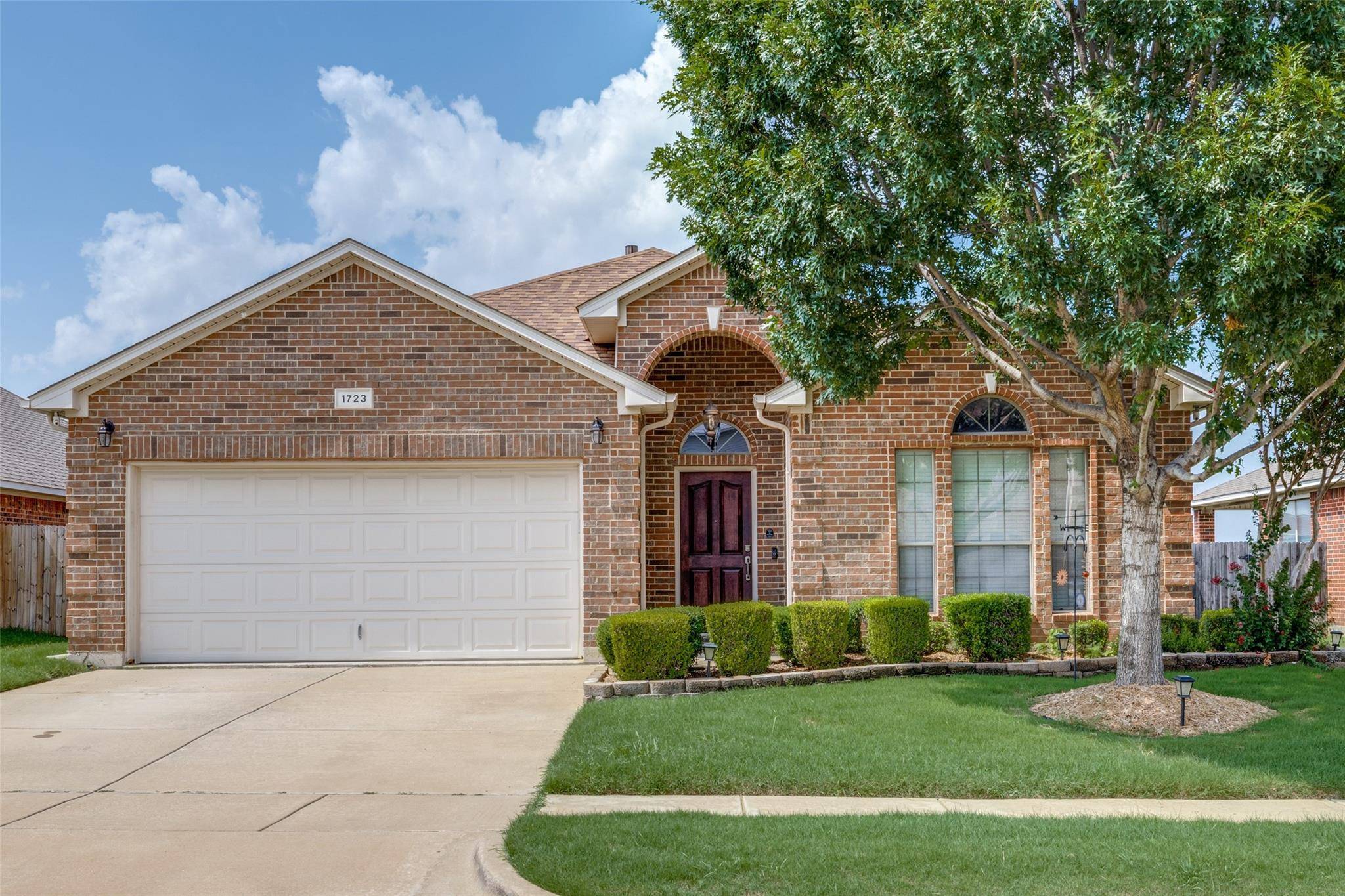 Arlington, TX 76002,1723 Wild Deer Way