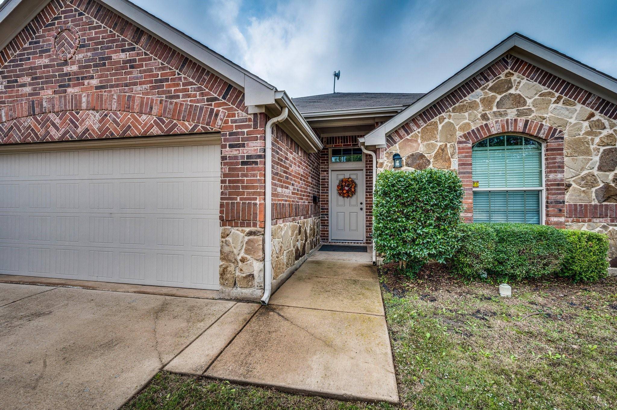 Waxahachie, TX 75165,209 Thoroughbred Street