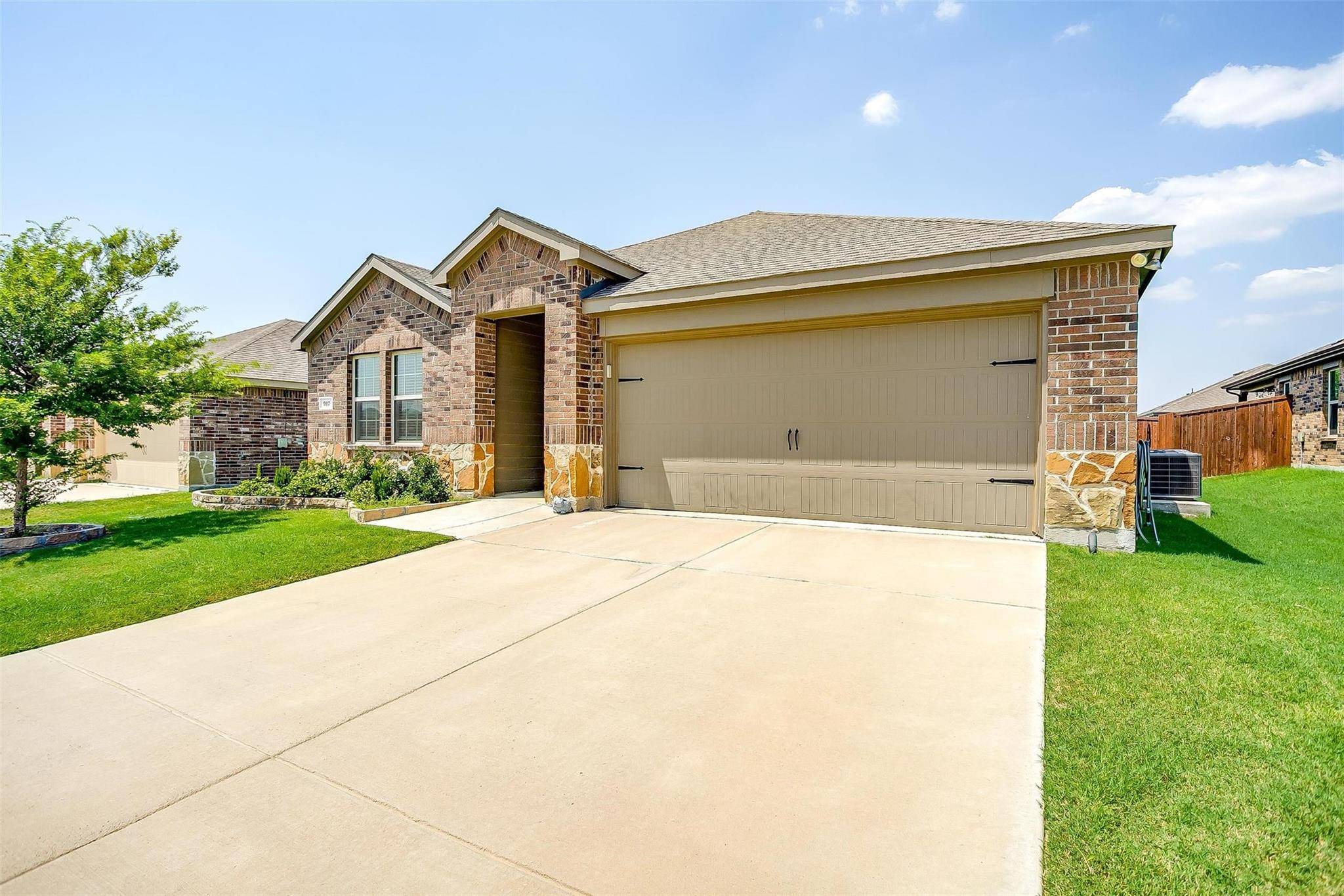 Aubrey, TX 76227,917 English Drive