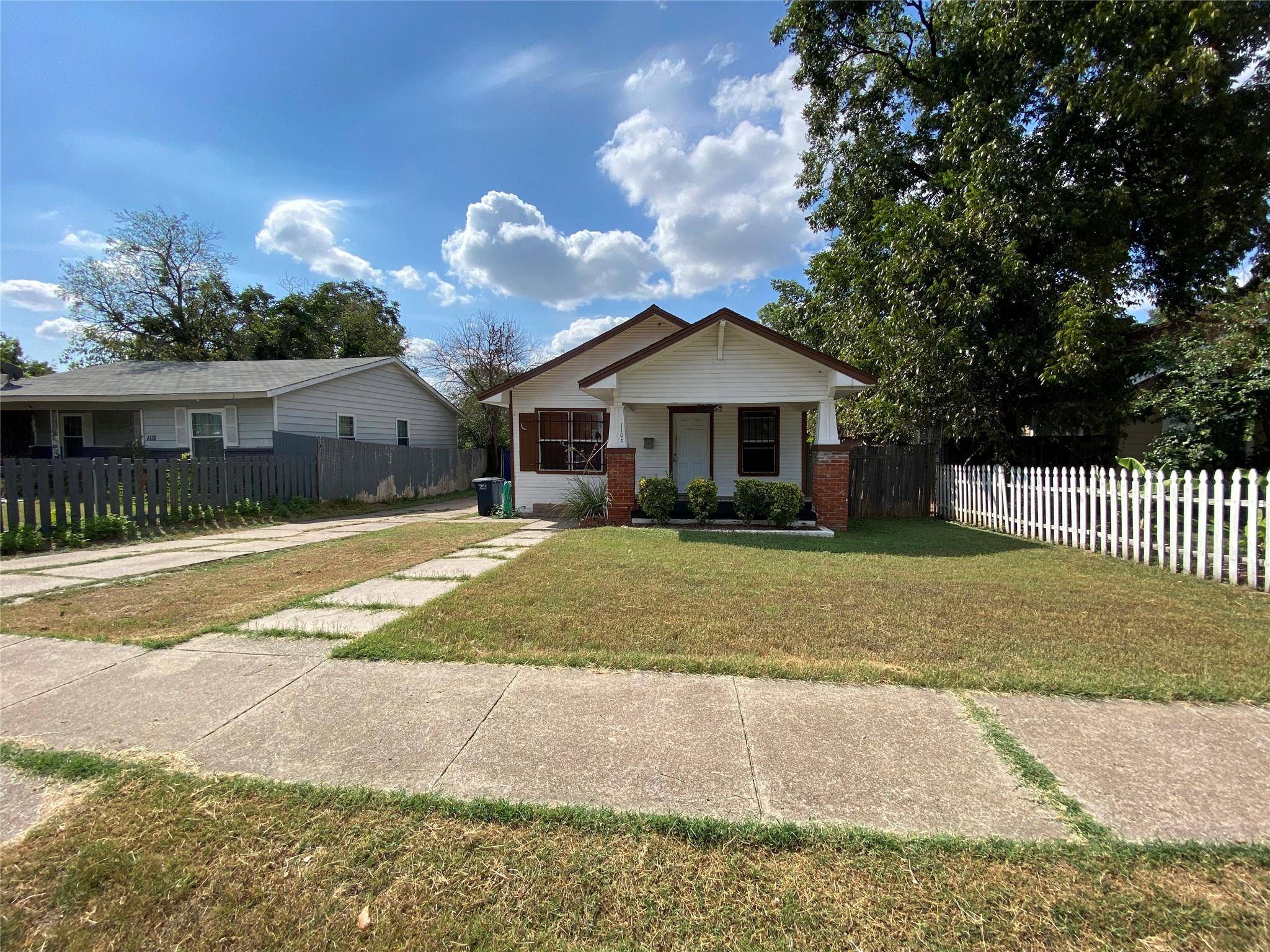 Fort Worth, TX 76104,1108 E Arlington Avenue