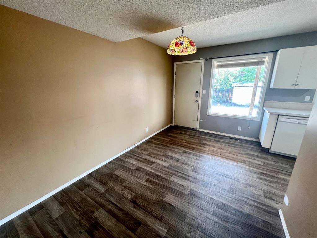 Red Deer, AB T4P3N6,2 Good CRES