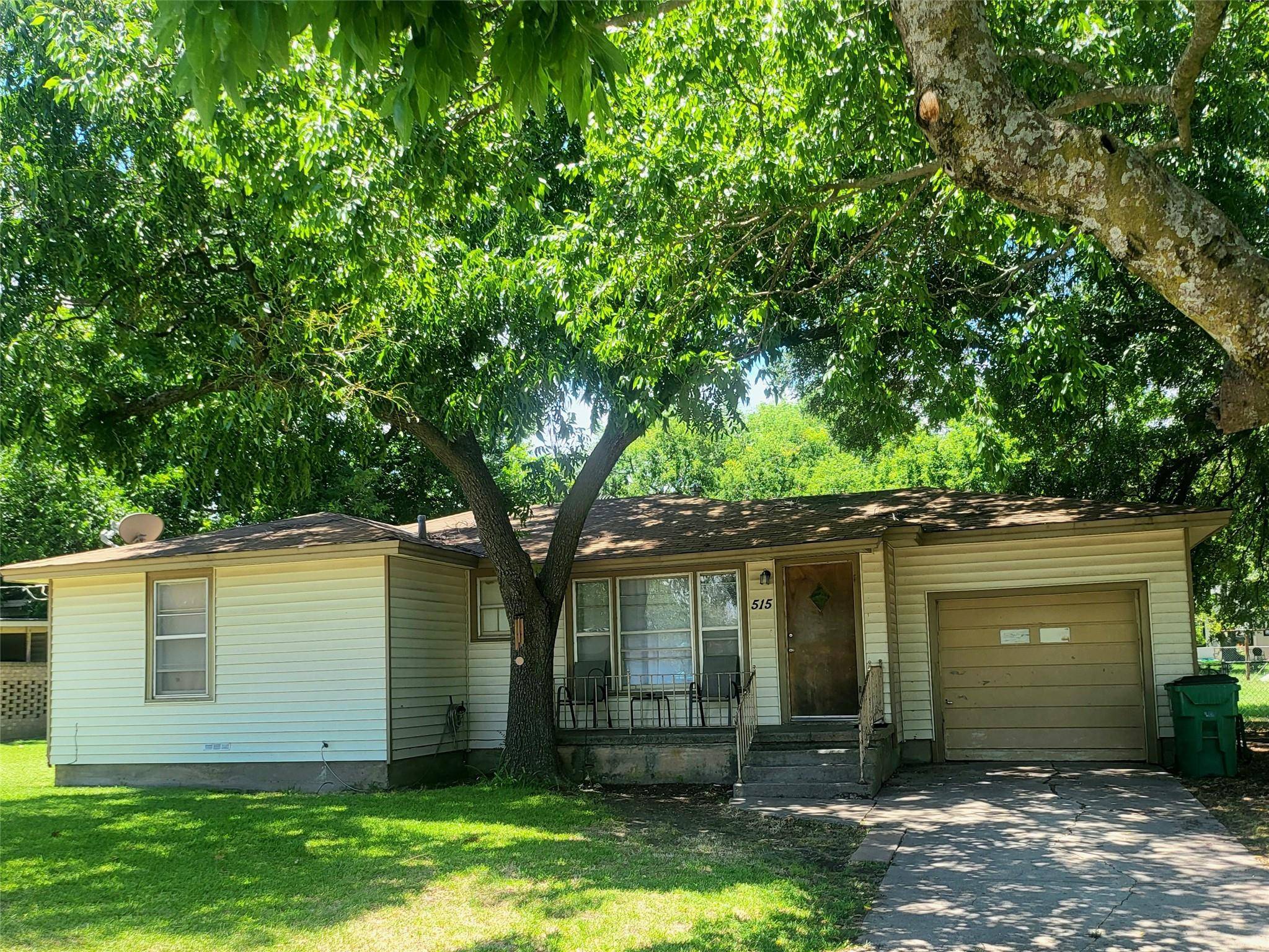 Muenster, TX 76252,515 N Hickory Street