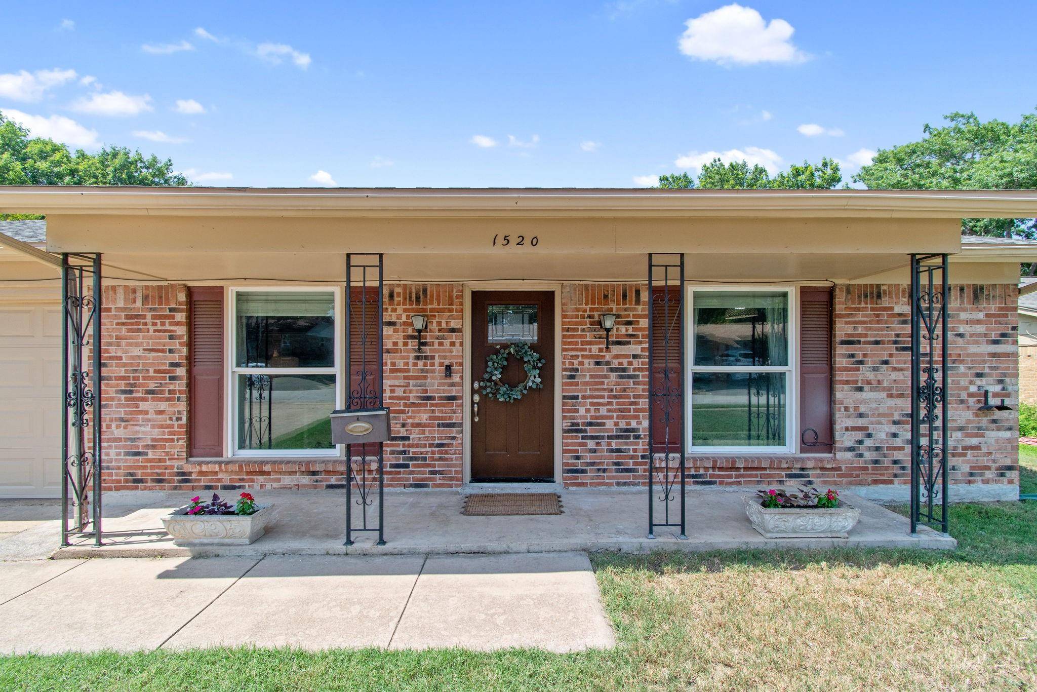 Edgecliff Village, TX 76134,1520 Lagoona Lane