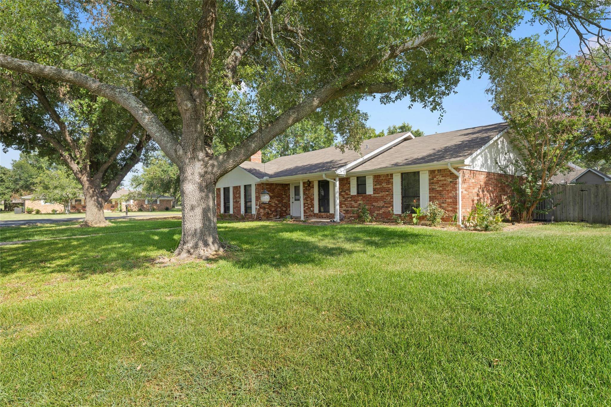 Fairfield, TX 75840,717 Pecan Street