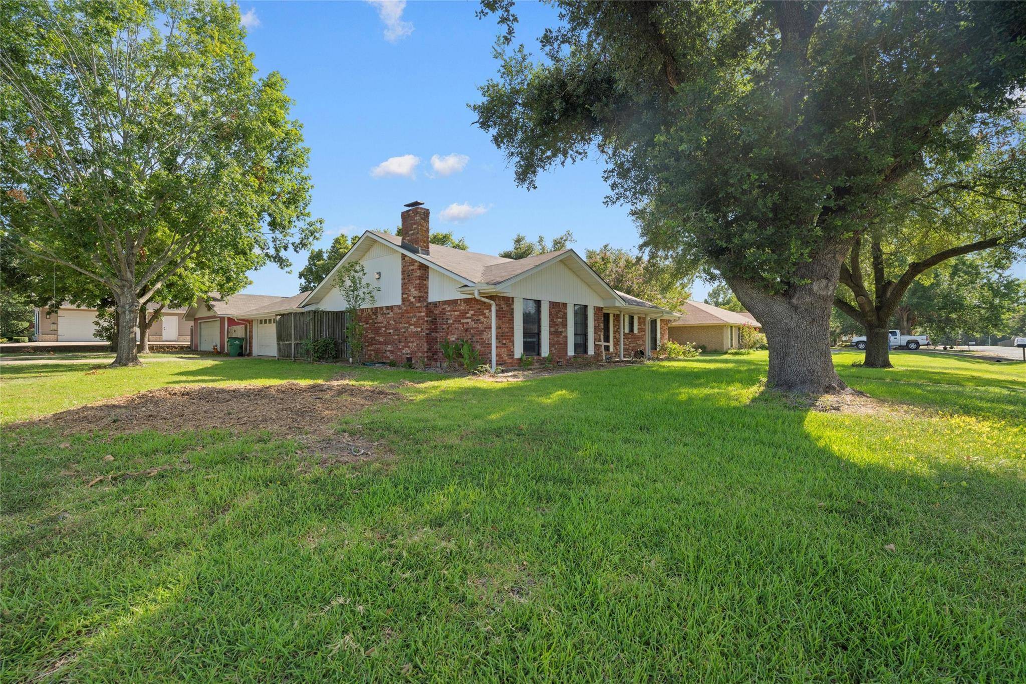 Fairfield, TX 75840,717 Pecan Street