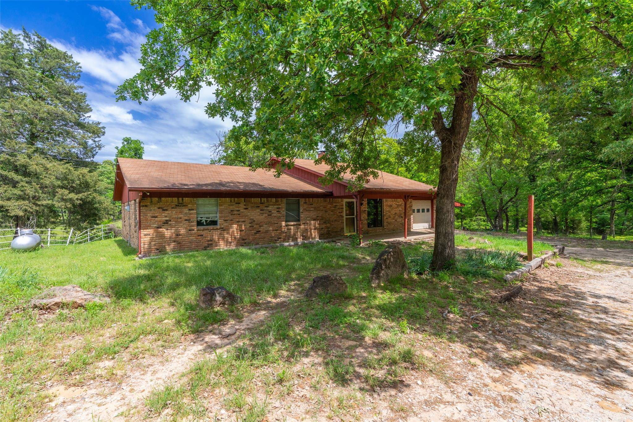 Emory, TX 75440,899 Rs County Road 3210