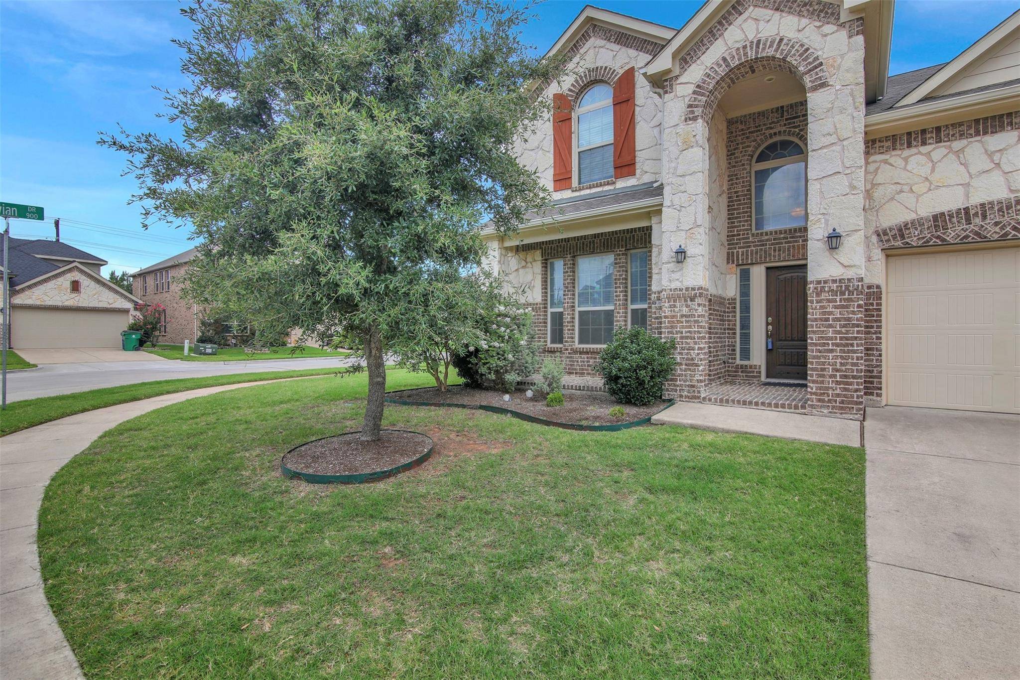 Mckinney, TX 75071,12416 Hitch Rack Way