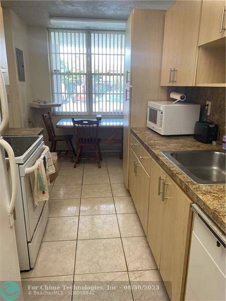 Lauderdale Lakes, FL 33313,2900 NW 48th Ter  #106