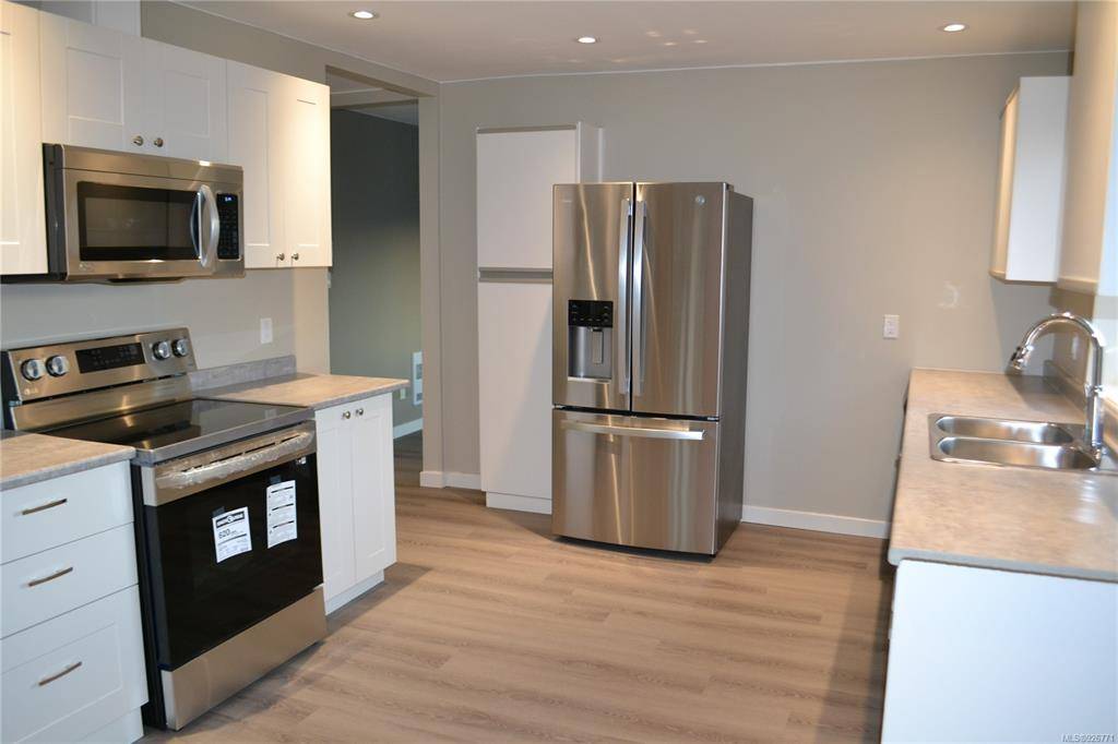 Duncan, BC V9L 2R9,921 Trunk Rd