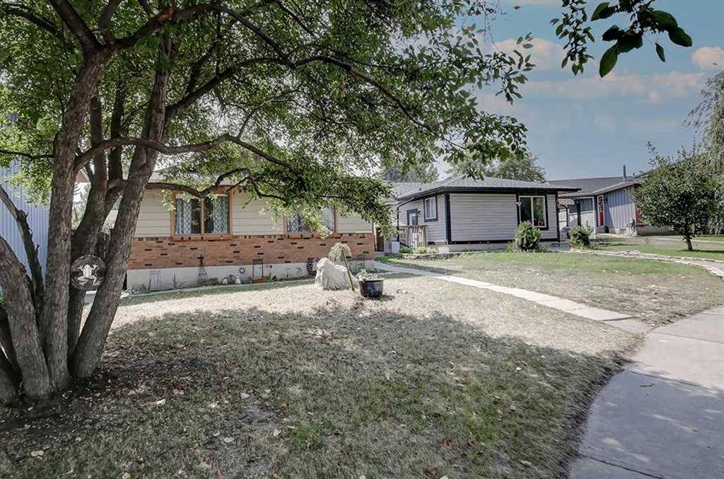 Calgary, AB T2X 1A6,72 Midlawn PL SE