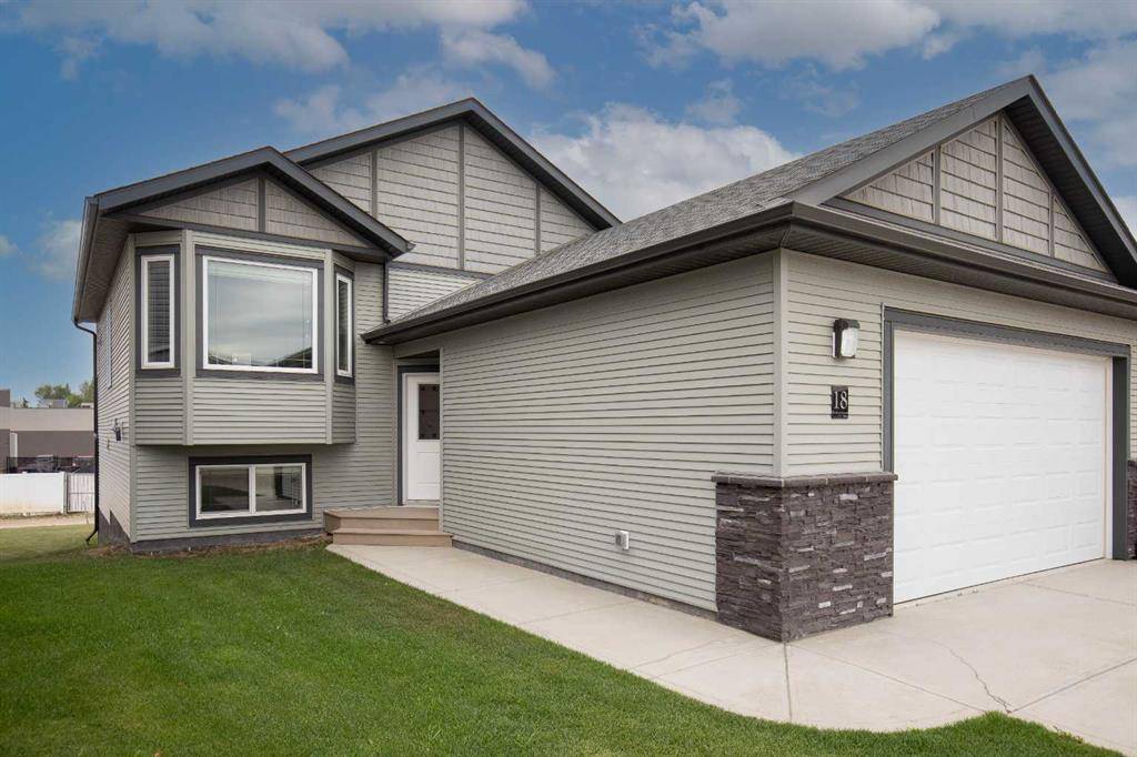 Penhold, AB T0M 1R0,18 Henderson CRES