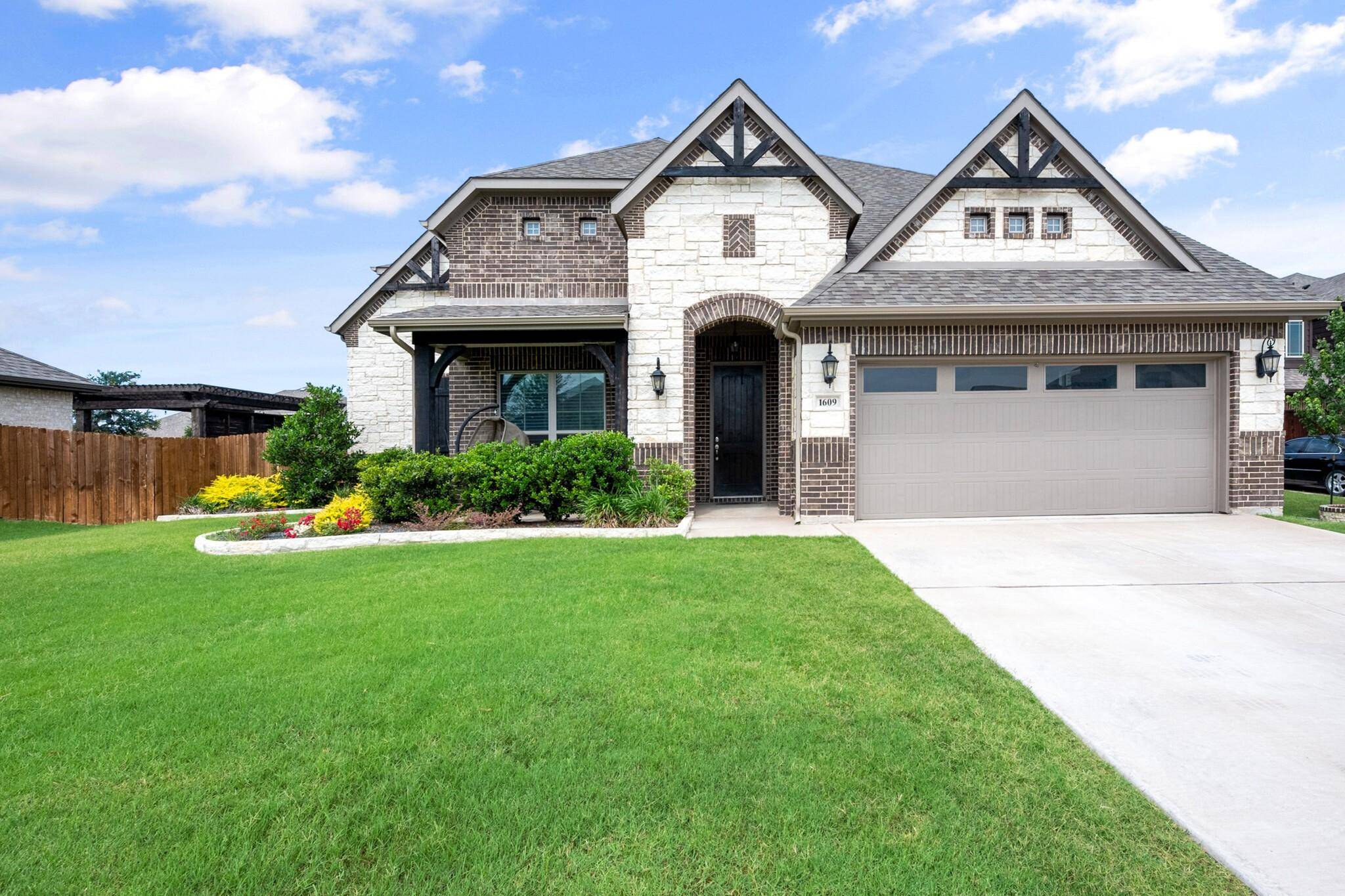 Waxahachie, TX 75165,1609 Granite Way