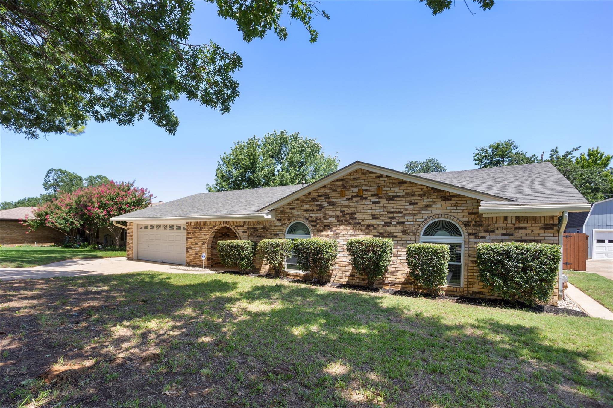 Grapevine, TX 76051,962 Harber Avenue