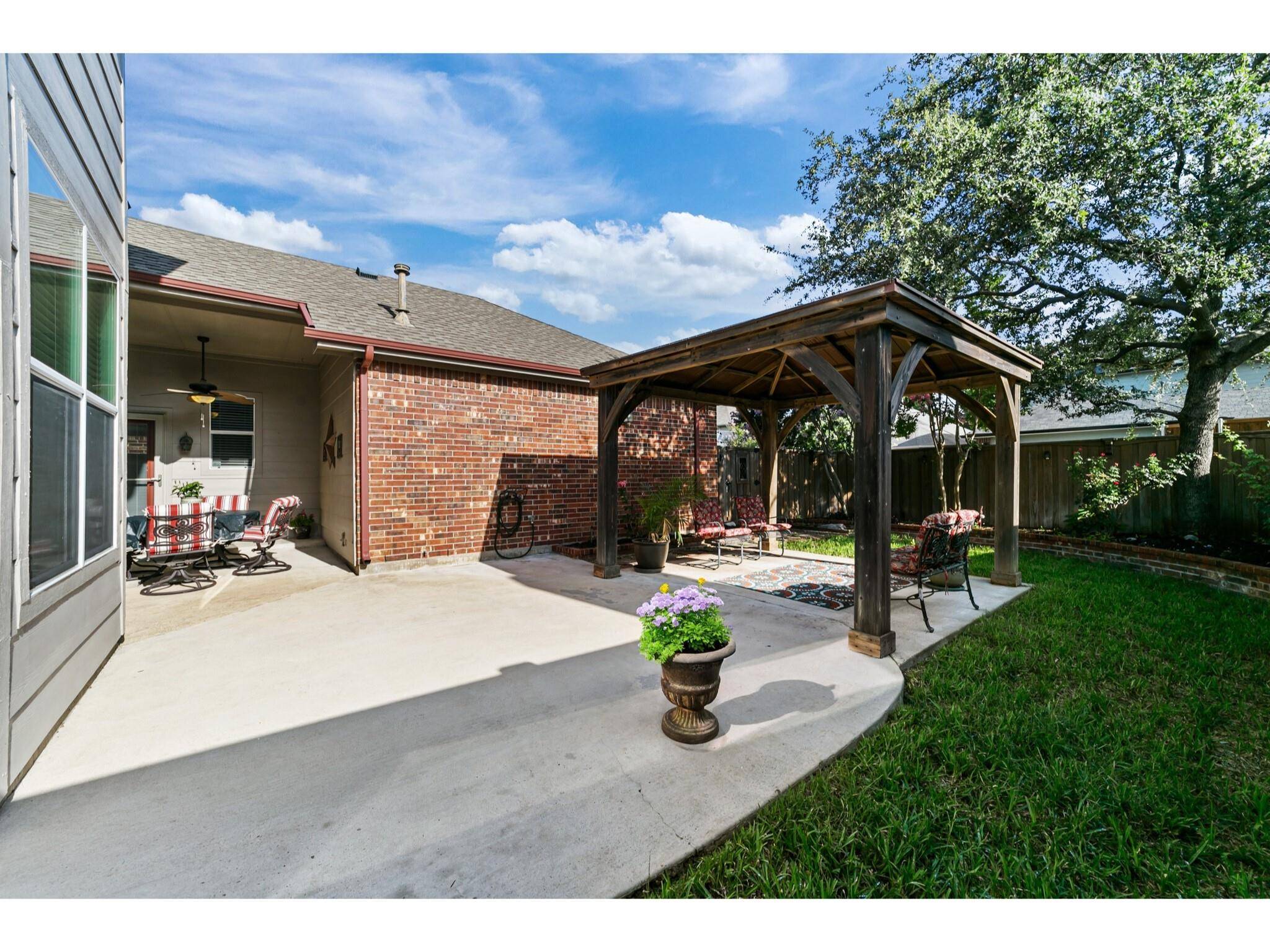 Allen, TX 75002,1607 Woodstream Lane