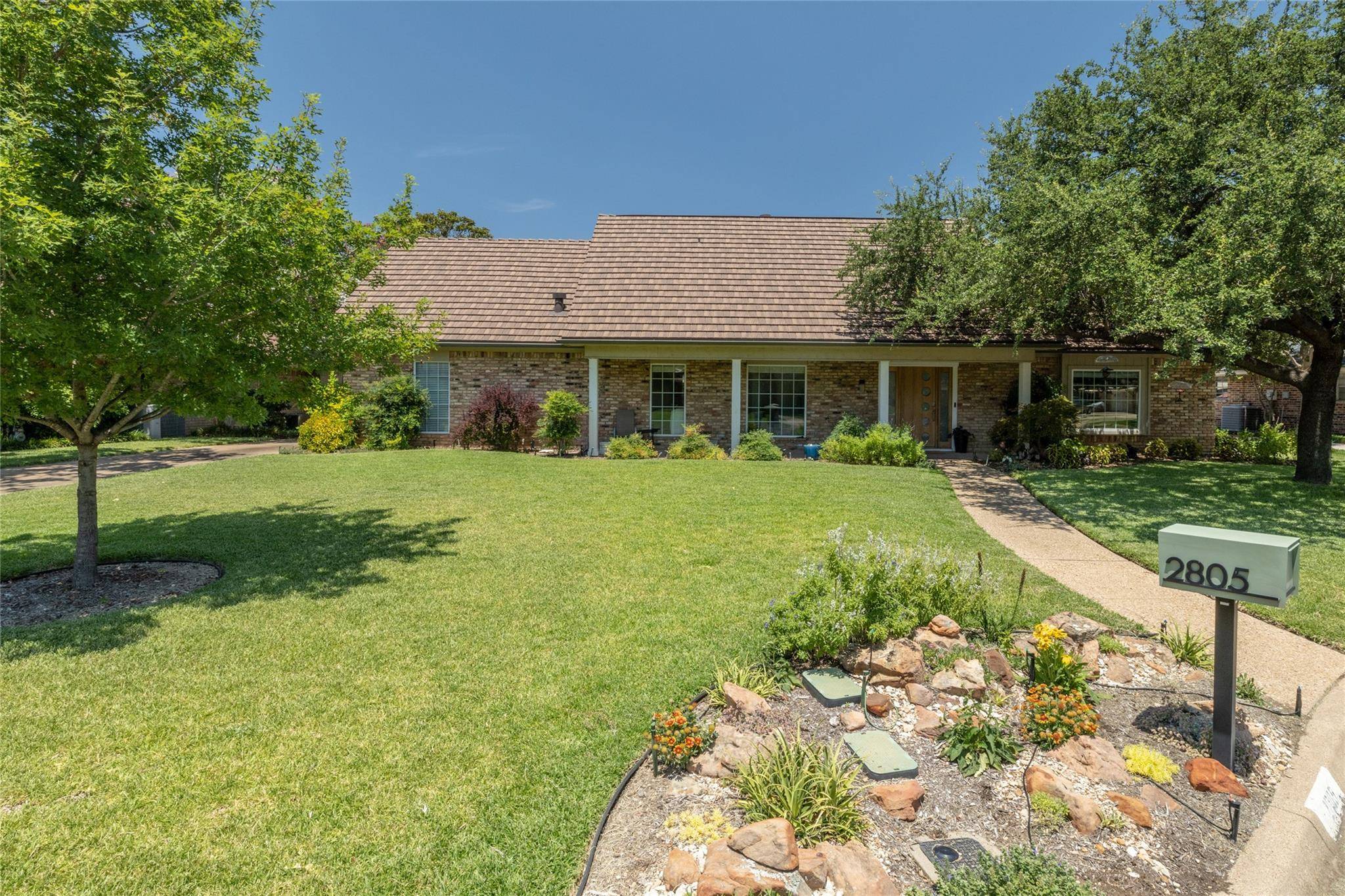 Arlington, TX 76012,2805 Millbrook Court