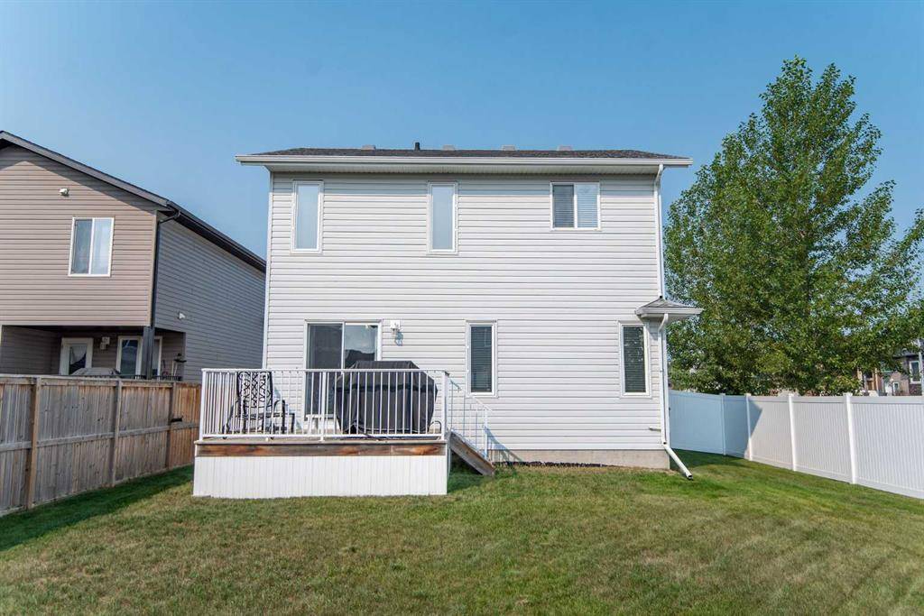 Blackfalds, AB T4M 0J5,160 Almond CRES