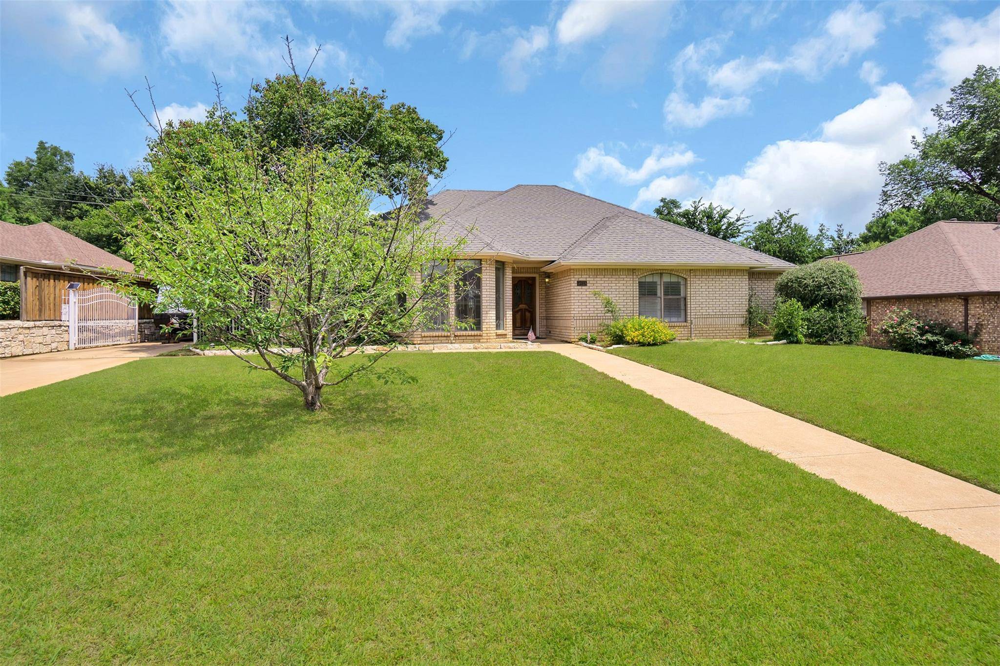 Grapevine, TX 76051,2918 Woodland Hills Drive