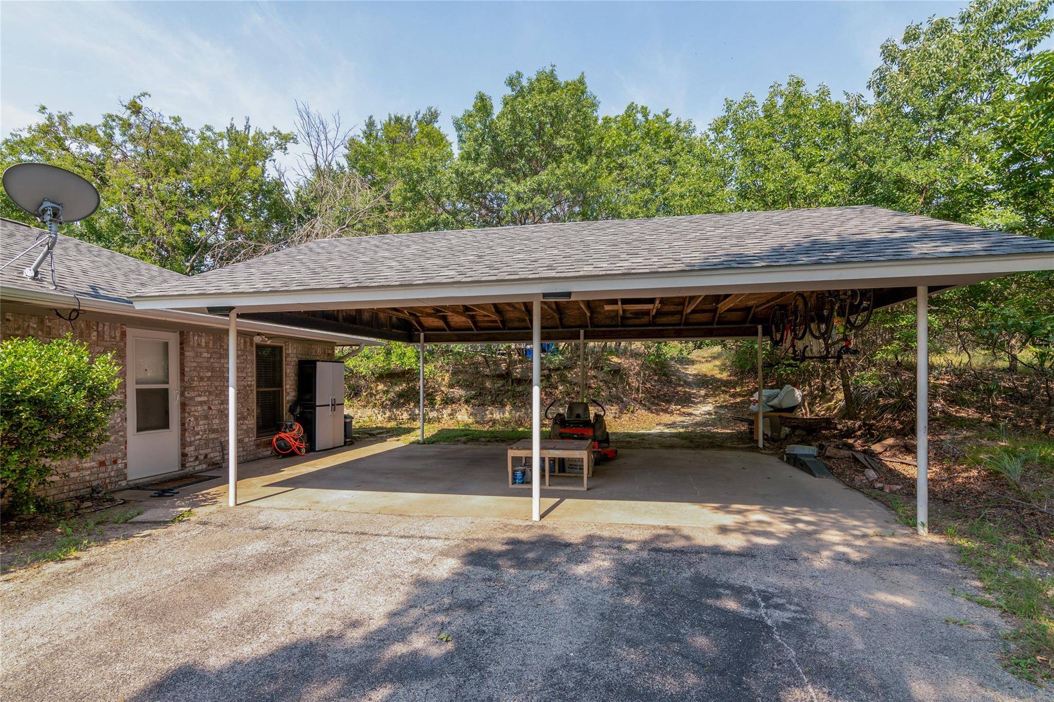 Hudson Oaks, TX 76087,611 Canyon Trail Road