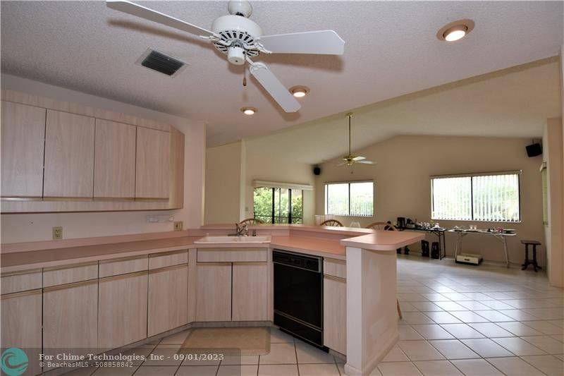 Oakland Park, FL 33309,2727 Oak Tree Ln