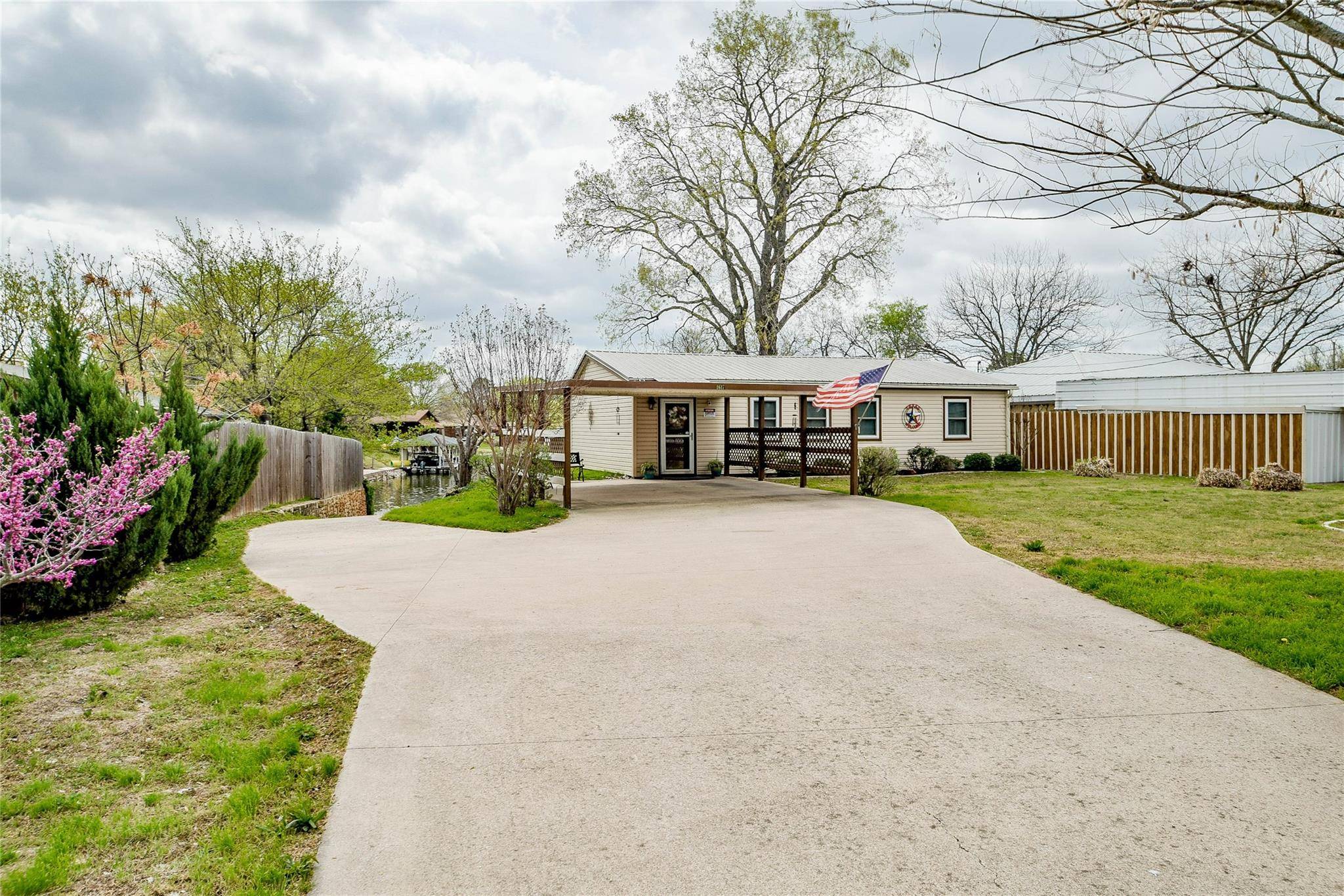 Granbury, TX 76048,1617 Cheyenne Trail