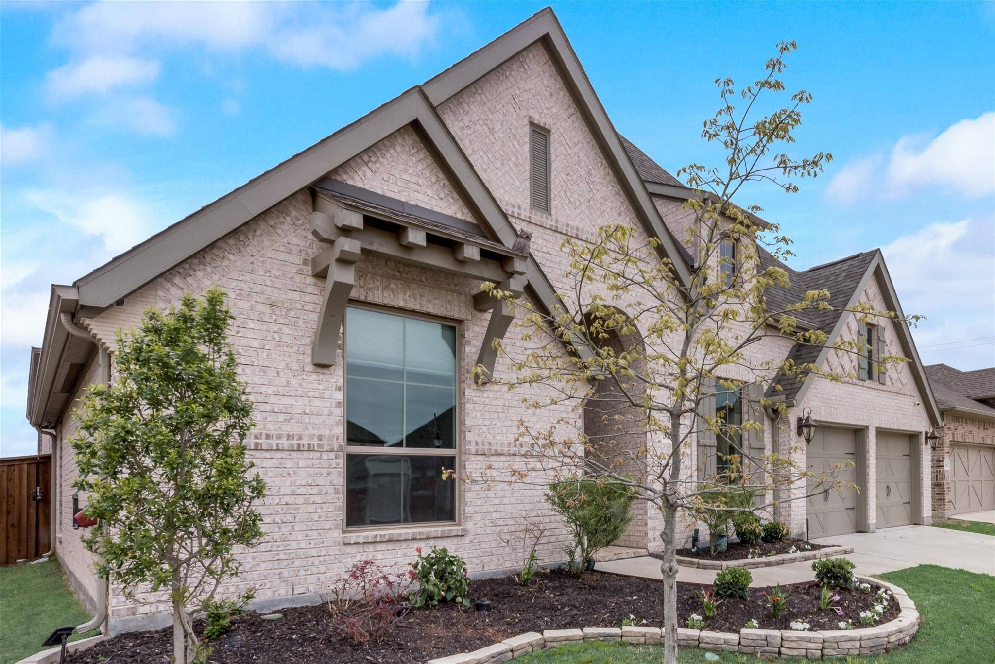 Little Elm, TX 75068,305 Oak Hollow Way