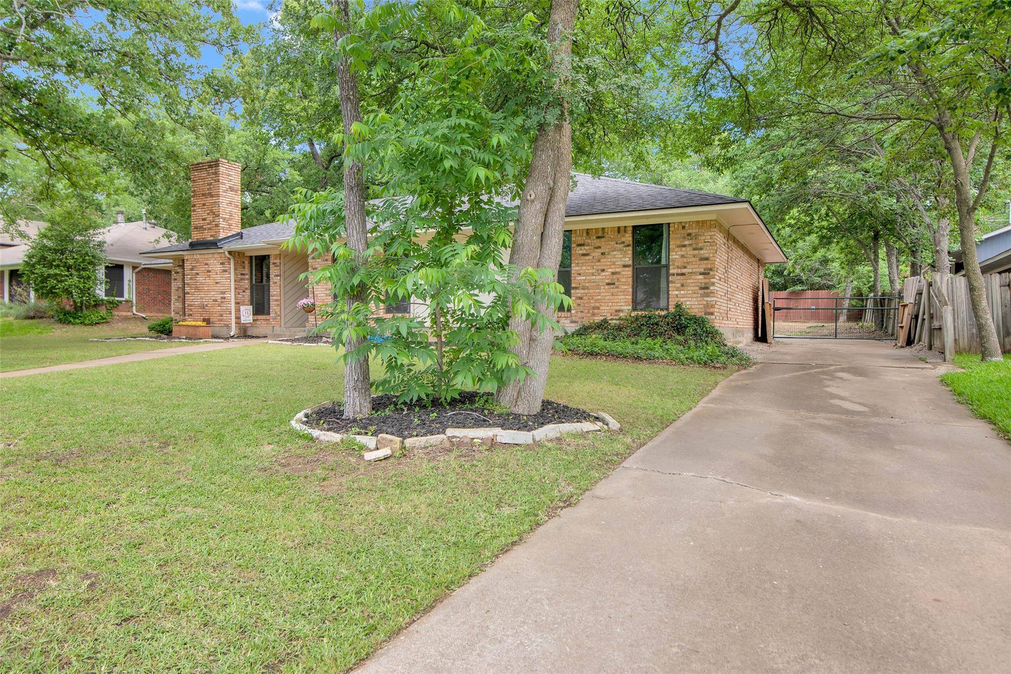 Denison, TX 75020,4001 Hidden Valley Drive