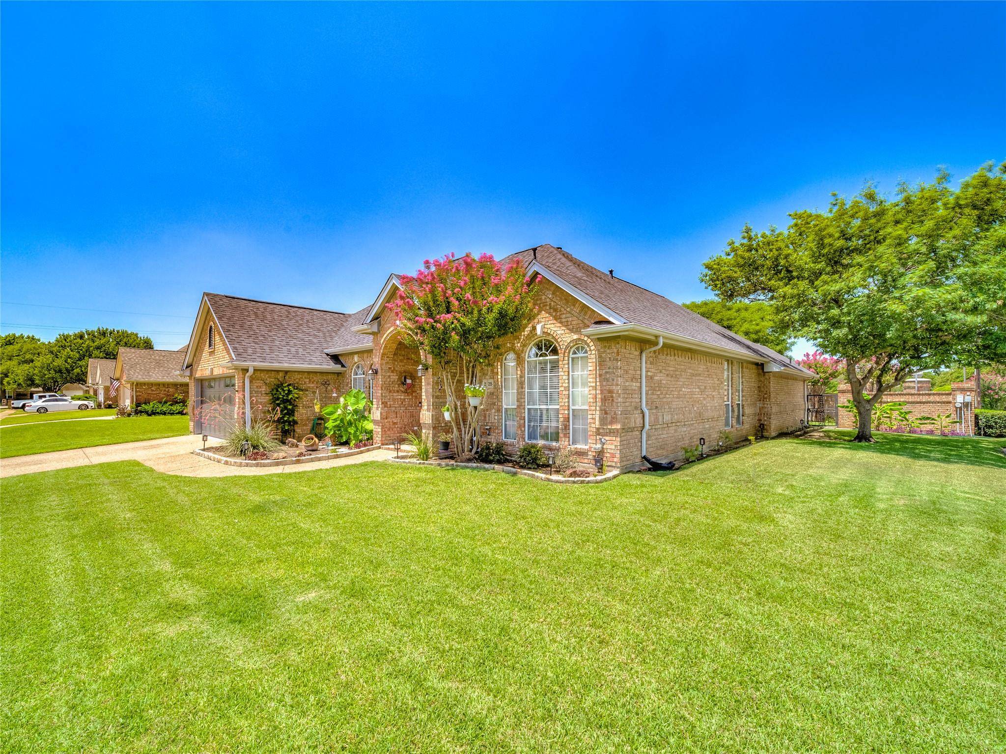 Bedford, TX 76021,2725 Cedar Springs Court