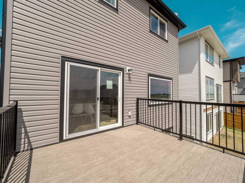 Lethbridge, AB T1J5T7,880 Coalbrook Close W