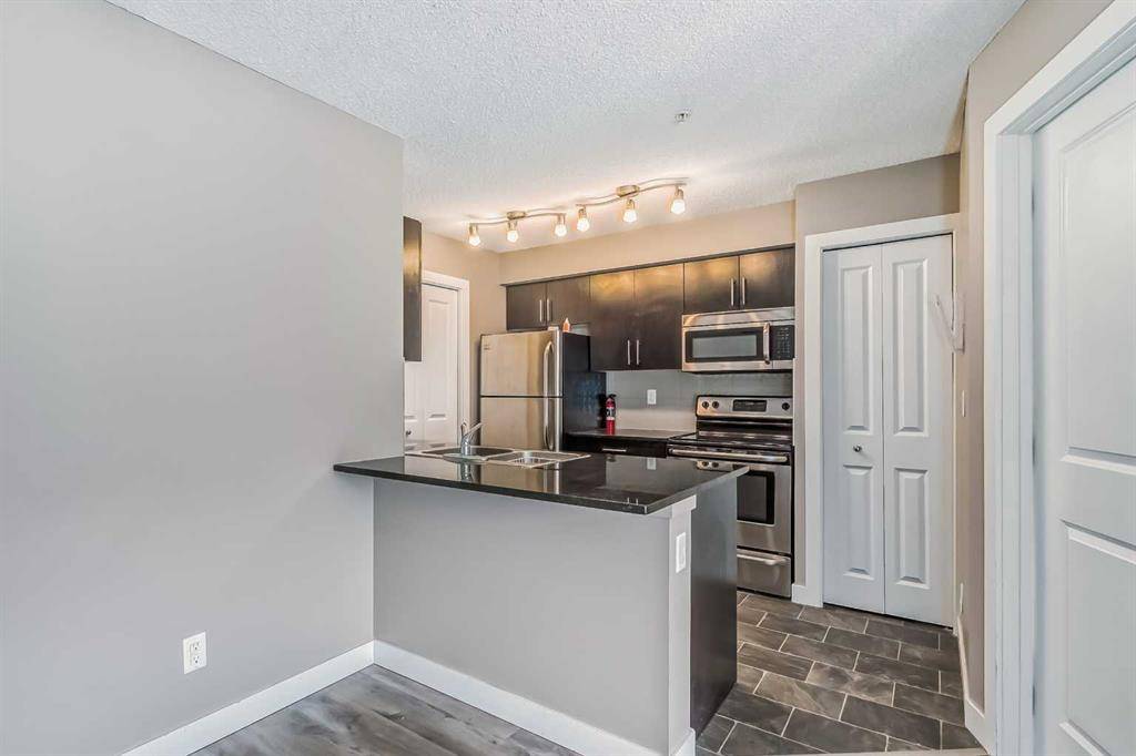 Calgary, AB T2X 2B9,81 Legacy BLVD SE #1205