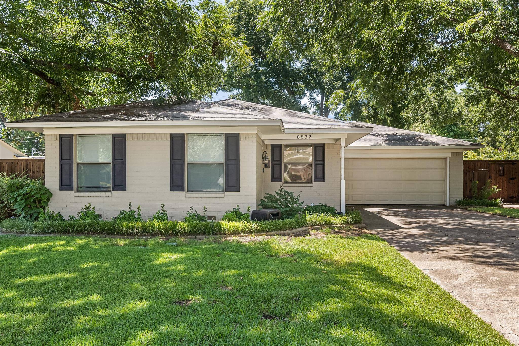 Dallas, TX 75243,8832 Graywood Drive