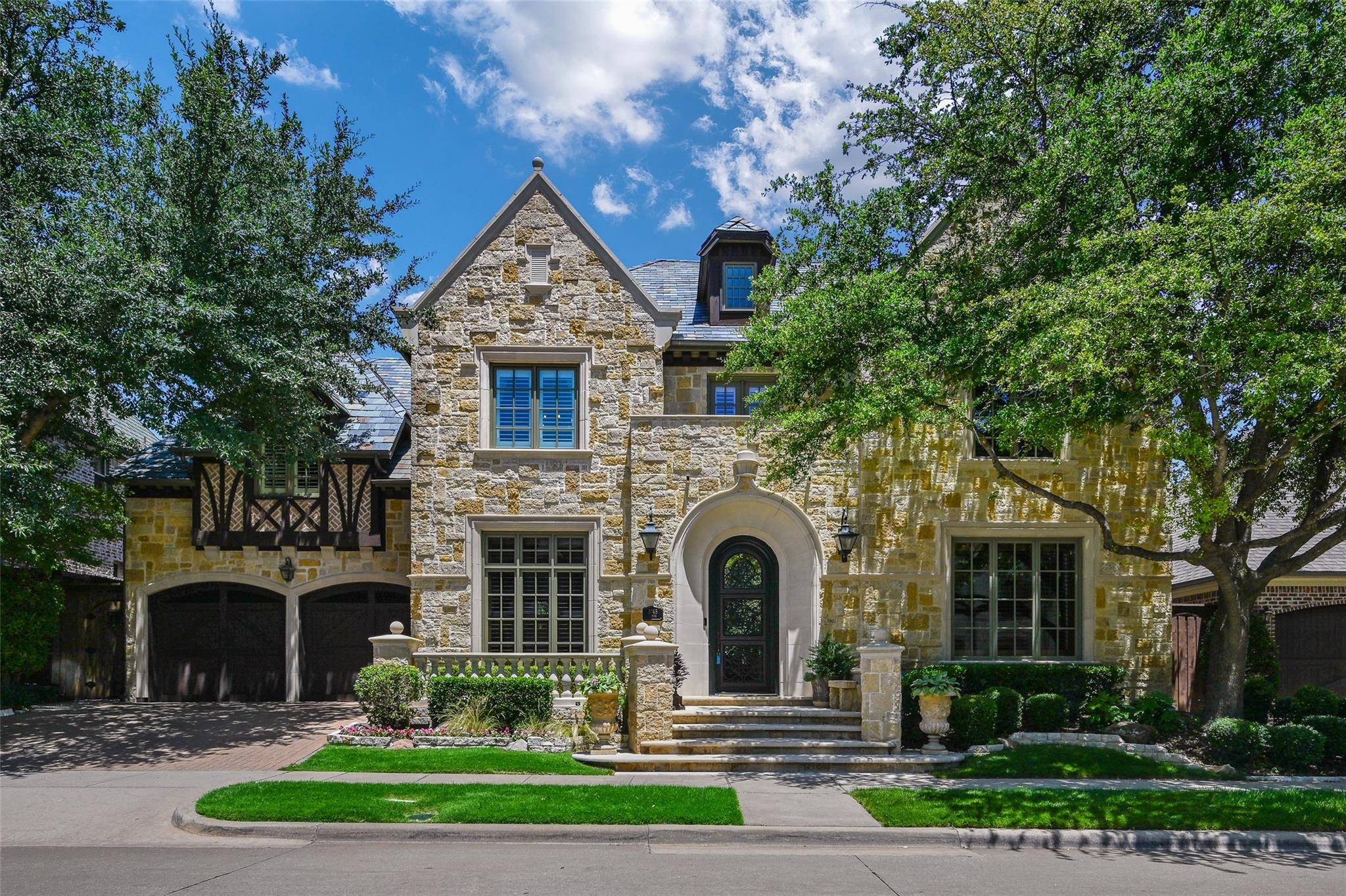 Plano, TX 75024,5745 Cadence Lane