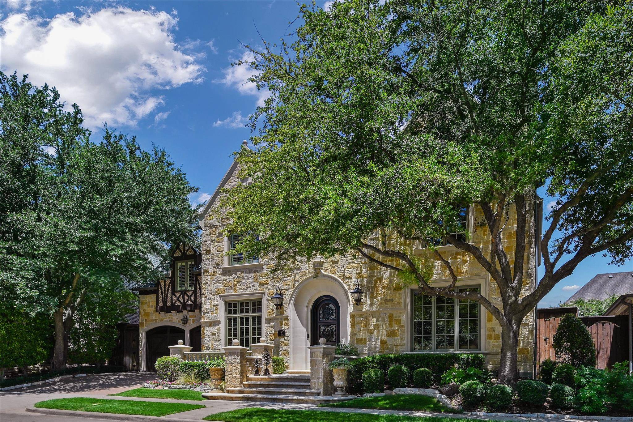 Plano, TX 75024,5745 Cadence Lane