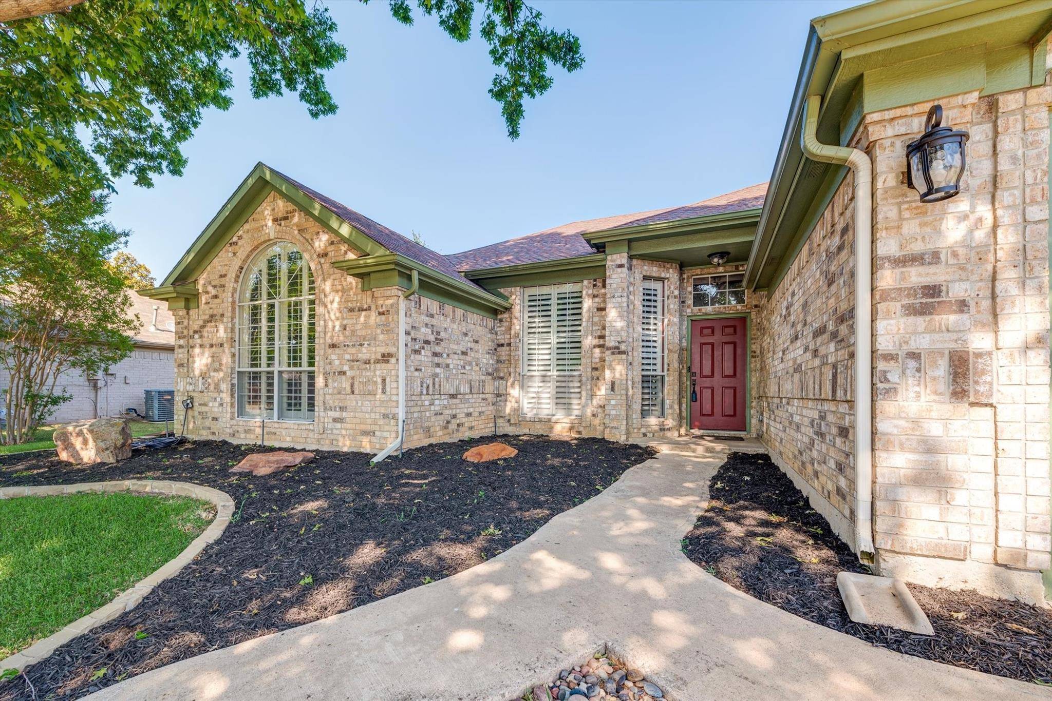 North Richland Hills, TX 76182,7324 Crabtree Lane