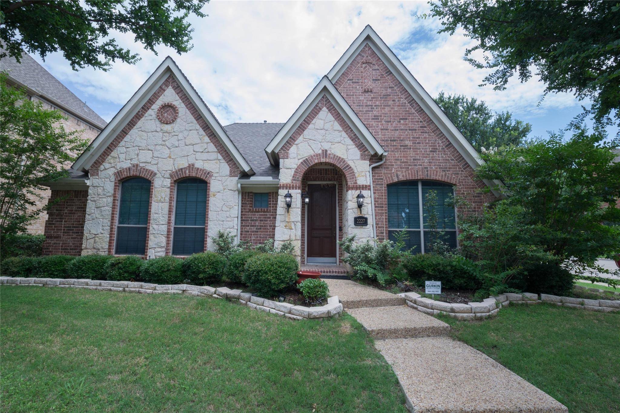 Irving, TX 75063,2227 S Luckenbach Lane