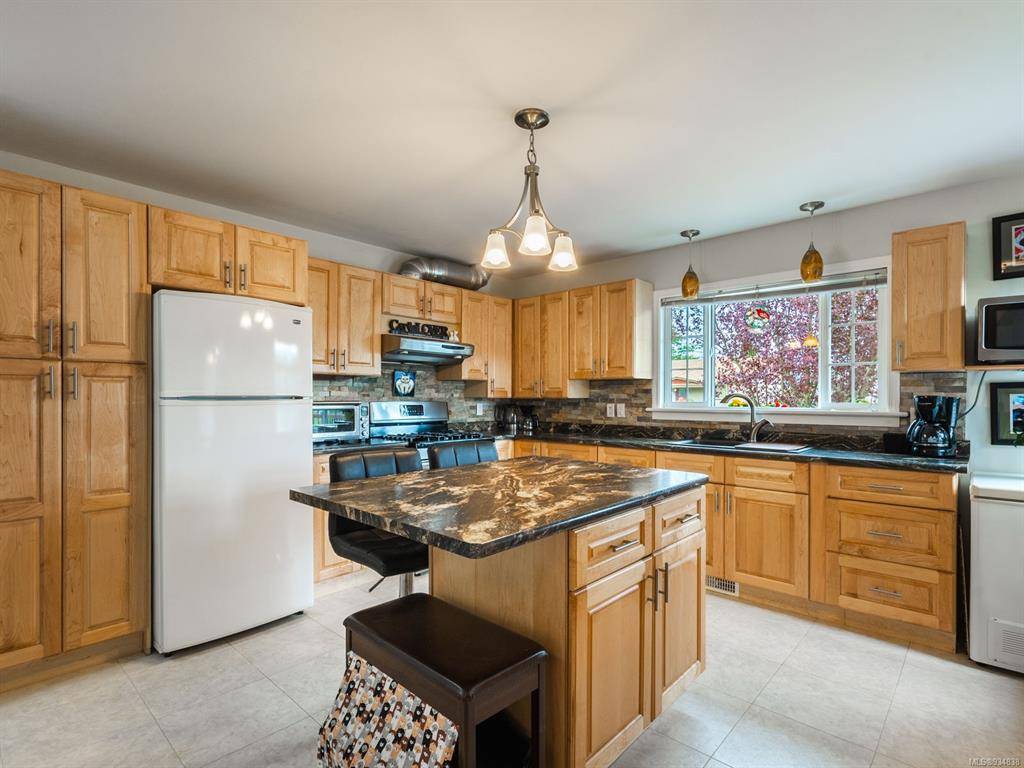 Nanaimo, BC V9S 2S8,421 Drake St