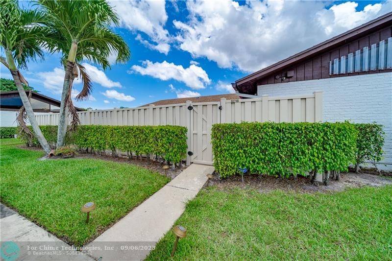 Boca Raton, FL 33496,9879 Boca Gardens Trl  #B