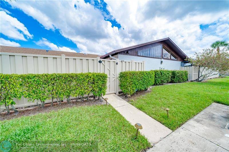 Boca Raton, FL 33496,9879 Boca Gardens Trl  #B