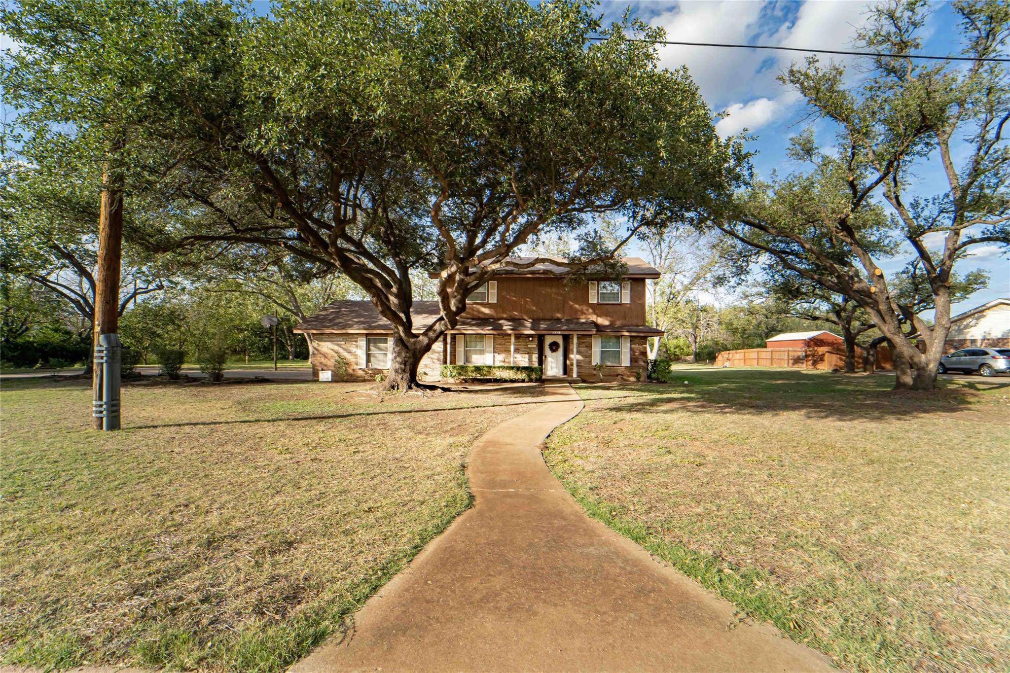 Breckenridge, TX 76424,1516 W Elliott Street