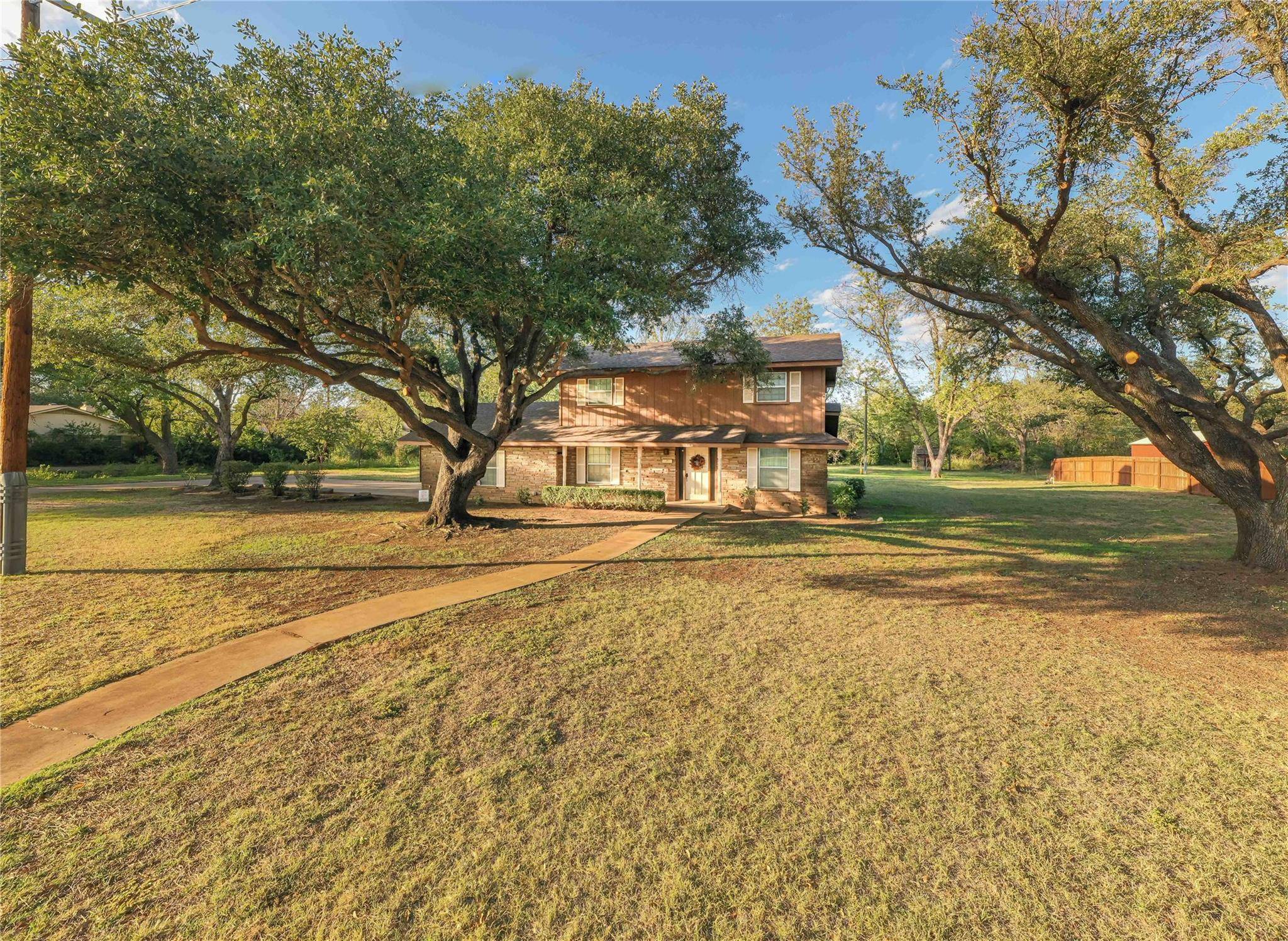 Breckenridge, TX 76424,1516 W Elliott Street