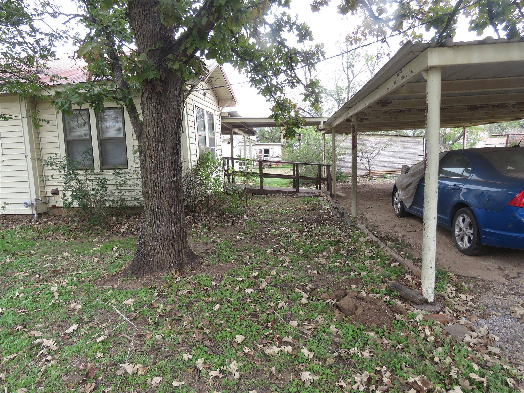 Coleman, TX 76834,725 W Cedar Street