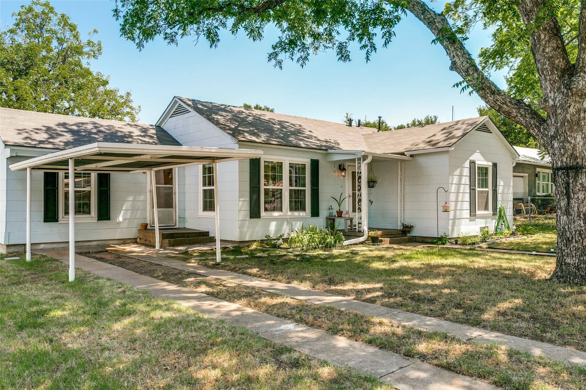 Graham, TX 76450,1323 Morningside Avenue