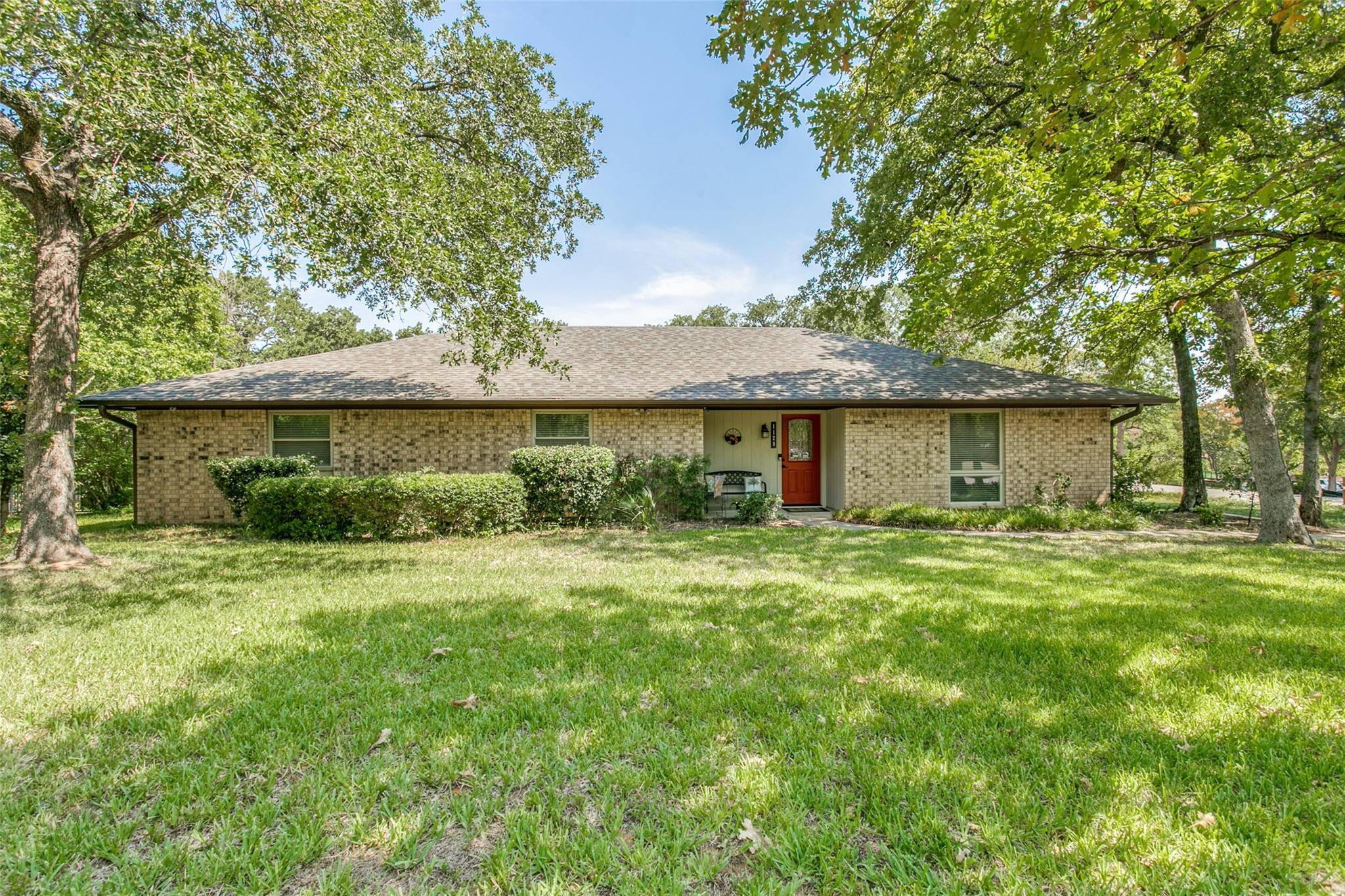 Keller, TX 76248,1129 Oakwood Circle