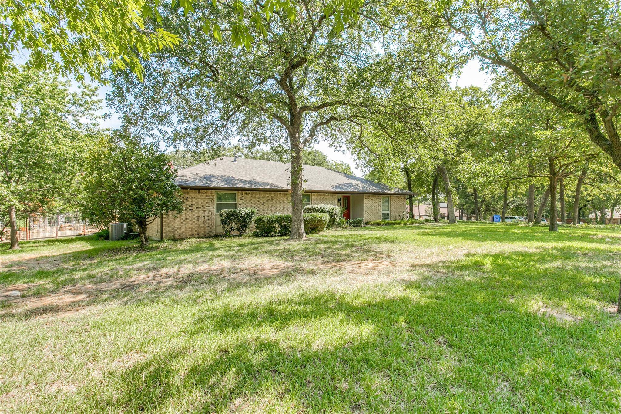 Keller, TX 76248,1129 Oakwood Circle