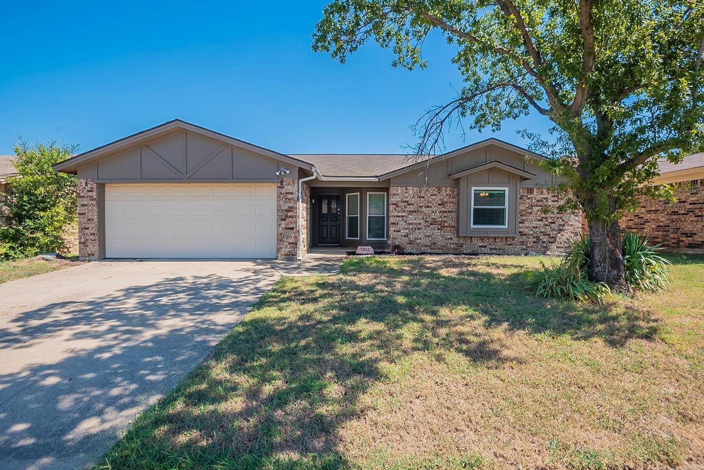 Watauga, TX 76148,7932 Lazy Brook Drive