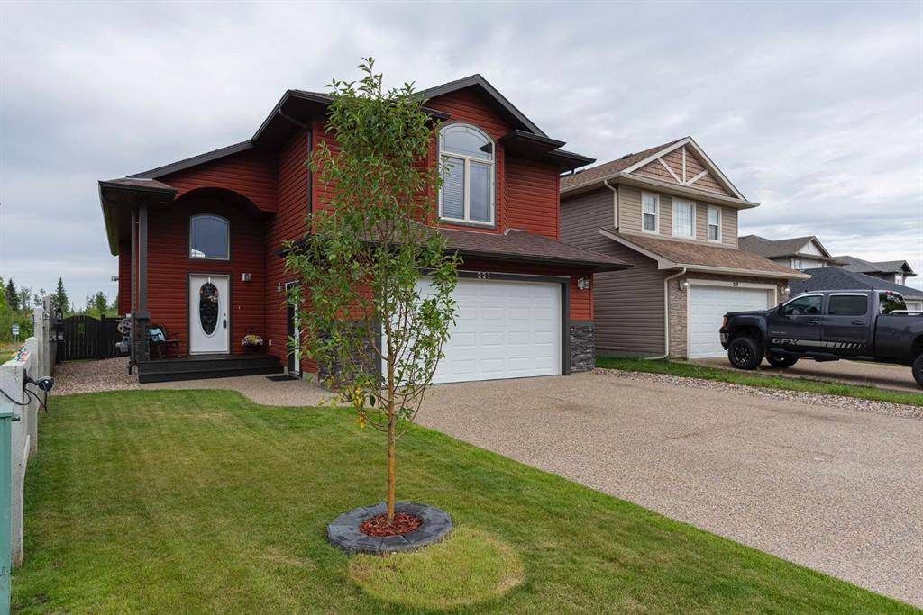 Fort Mcmurray, AB T9K 0N7,221 Walnut CRES