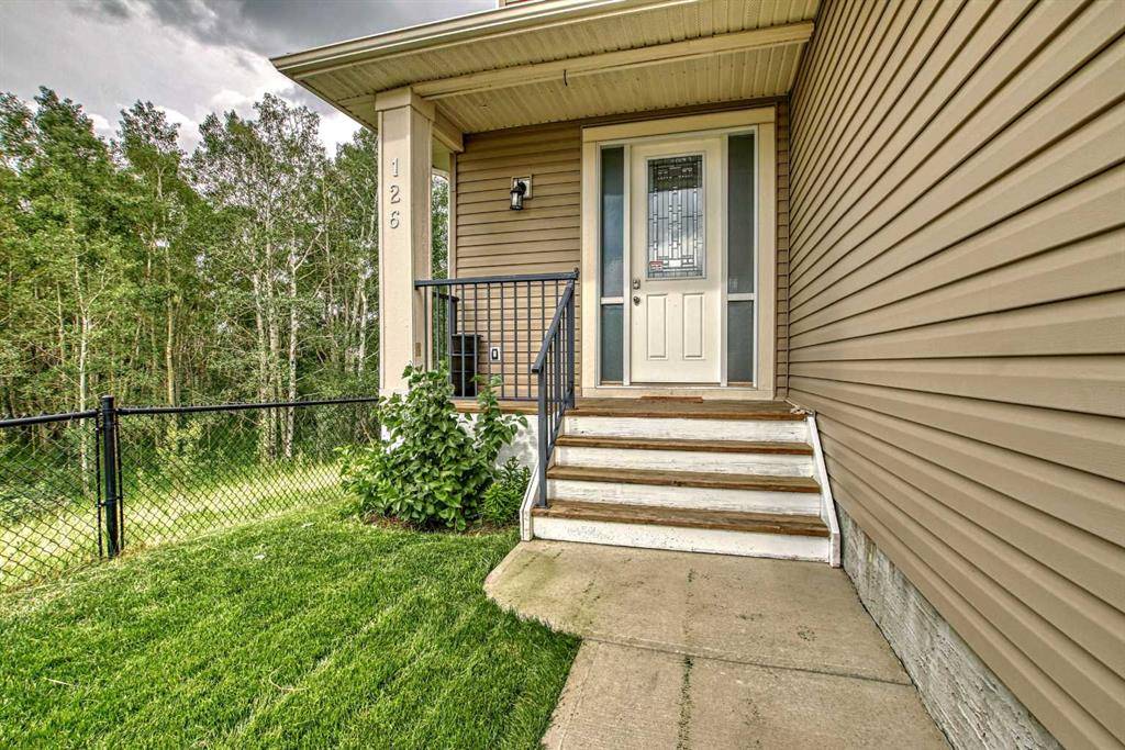 Airdrie, AB T4B 3V1,126 Bayview ST SW